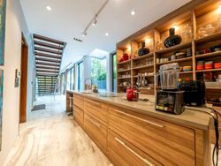 Coronation Road (D10), Detached #543952201